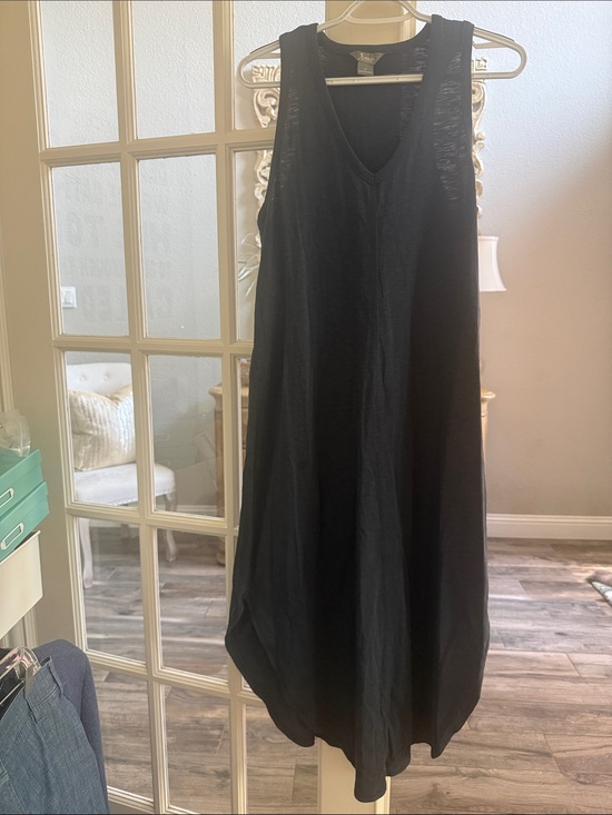 Natural Reflections Dresses & Skirts - Natural Reflections Charcoal colored Sleeveless V-Neck Midi Dress Size Medium